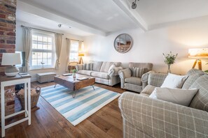 TV, fireplace - Coxswain's House, Wells-next-the-Sea, Norfolk (Wells-next-the-Sea)