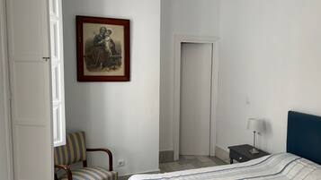 2 dormitorios, tabla de planchar con plancha, wifi y ropa de cama