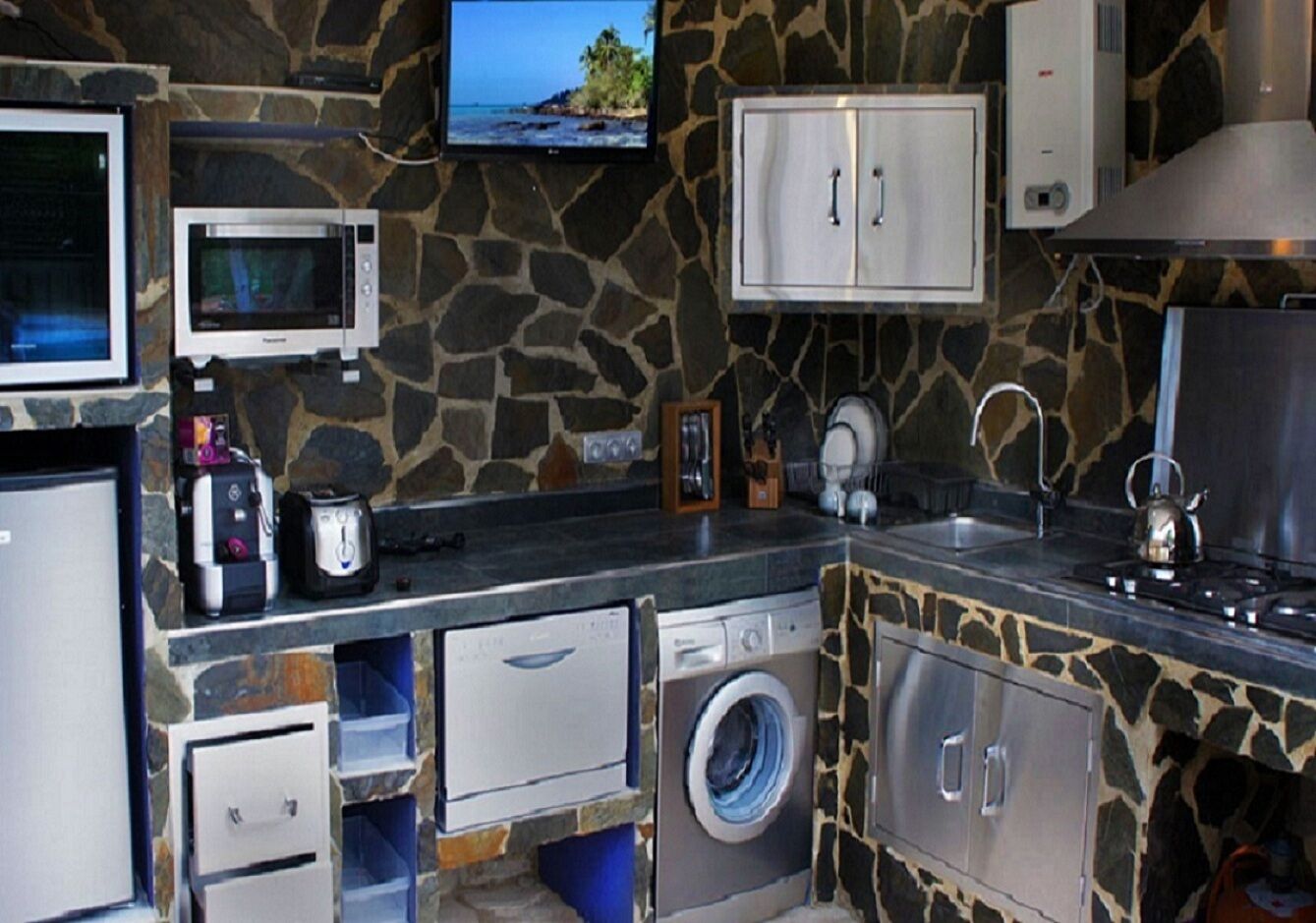 Refrigerador, microondas, horno y parrilla de estufa 