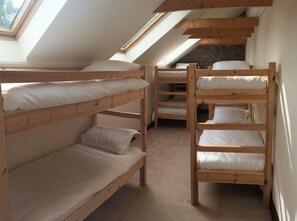3 bedrooms, iron/ironing board, free WiFi, bed sheets