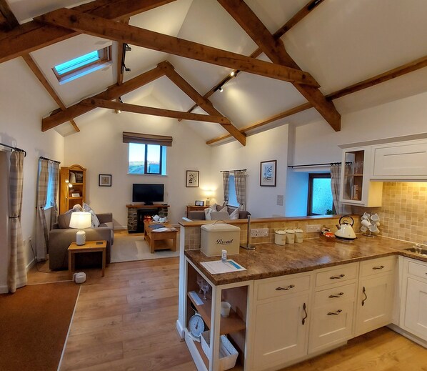 المنشأة من الداخل