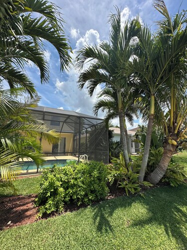 5 Bedroom House on golf course with pool after big reconstruction!