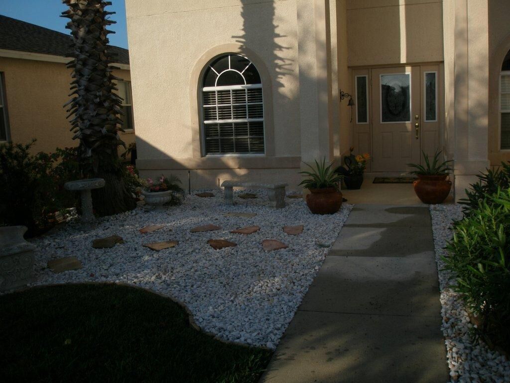 5 Bedroom House on golf course, heated pool, 20 min. to airport
