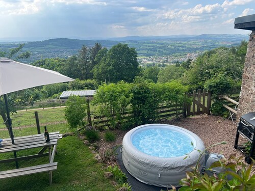 Wunderschön umgebaute Scheune mit herrlichem Blick auf die Black Mountains 