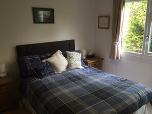 2 bedrooms, iron/ironing board, free WiFi, bed sheets - Beach Chalet With Panoramic Views (Dunbar)