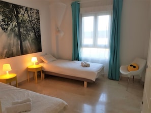 3 bedrooms, iron/ironing board, free WiFi, bed sheets