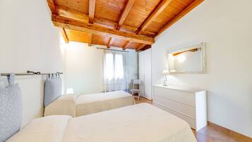 3 habitaciones, cuna de viaje y wifi gratis