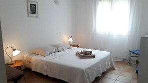 2 chambres, fer et planche à repasser, lit parapluie, Wi-Fi