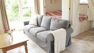 2 habitaciones, tabla de planchar con plancha y cuna de viaje