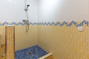 Bathtub, hair dryer, bidet, towels - Private, independent villa on the front line, terrace and tranquility (Corralejo)