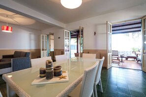 Dining - Exclusive villa with private access to the sea (santa flavia)