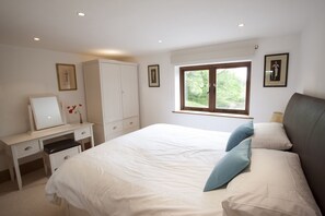 4 Schlafzimmer, Bügeleisen/Bügelbrett, Reisekinderbett, kostenloses WLAN