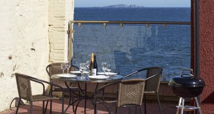 APARTMENT WITH STUNNING SEA VIEWS IN PITTENWEEM NEAR ST ANDREWS