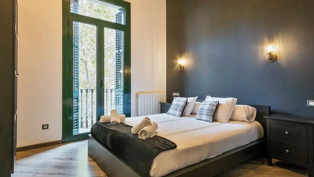 6 bedrooms, in-room safe, desk, iron/ironing board - Discover Comfort & Culture in the Heart of Barcelona! (Barcelona)