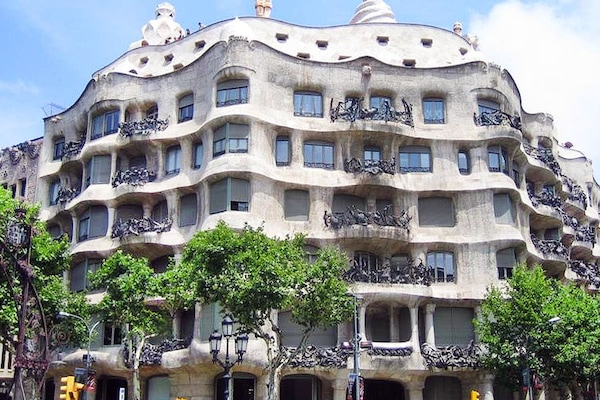 La Pedrera at 5 minutes walking!