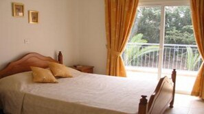 2 bedrooms, iron/ironing board, WiFi, bed sheets - Paradise Gardens 4, WiFi Available,  ASK FOR COUPLES RATES (Paphos)
