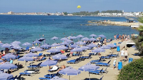 Paradise Gardens 4, WiFi Available,  ASK FOR COUPLES RATES