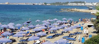 Paradise Gardens 4, WiFi Available,  ASK FOR COUPLES RATES