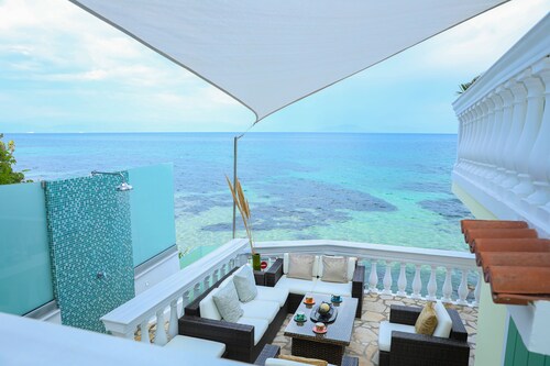 Luxury ,Waterfront Villa With Fantastic Sea Views, kayaks and paddle boards inc