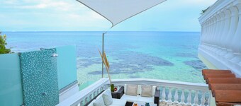 Luxury ,Waterfront Villa With Fantastic Sea Views, kayaks and paddle boards inc