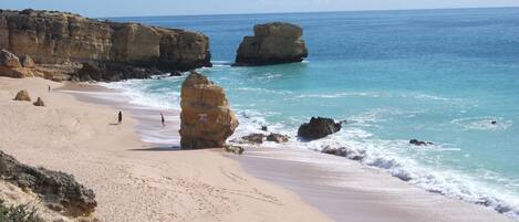 Una playa cerca