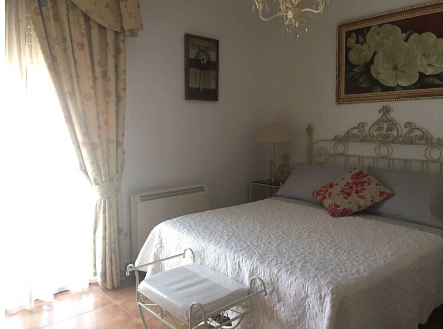 4 quartos, ferros/tábuas de passar roupa, Wi-Fi, roupa de cama