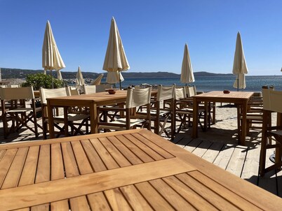 Luxury apartment with stunning views 150 meters of beach.