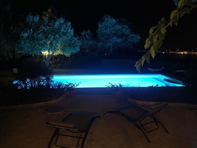 Quiet Villa in Private Domain, Seaview, Heated Pool, BBQ, Walk to the Beach