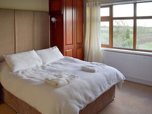 7 habitaciones, tabla de planchar con plancha y acceso a internet 