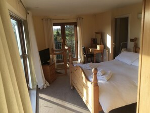 7 bedrooms, iron/ironing board, Internet, bed sheets