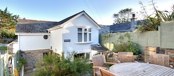 Puffins Cottage, Rock er meget tæt på stranden, parkering til 3 biler og have.