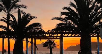 Ylellinen La Manga -huoneisto, upea merinäköala / WiFi, Iso-Britannia ja satelliitti-tv