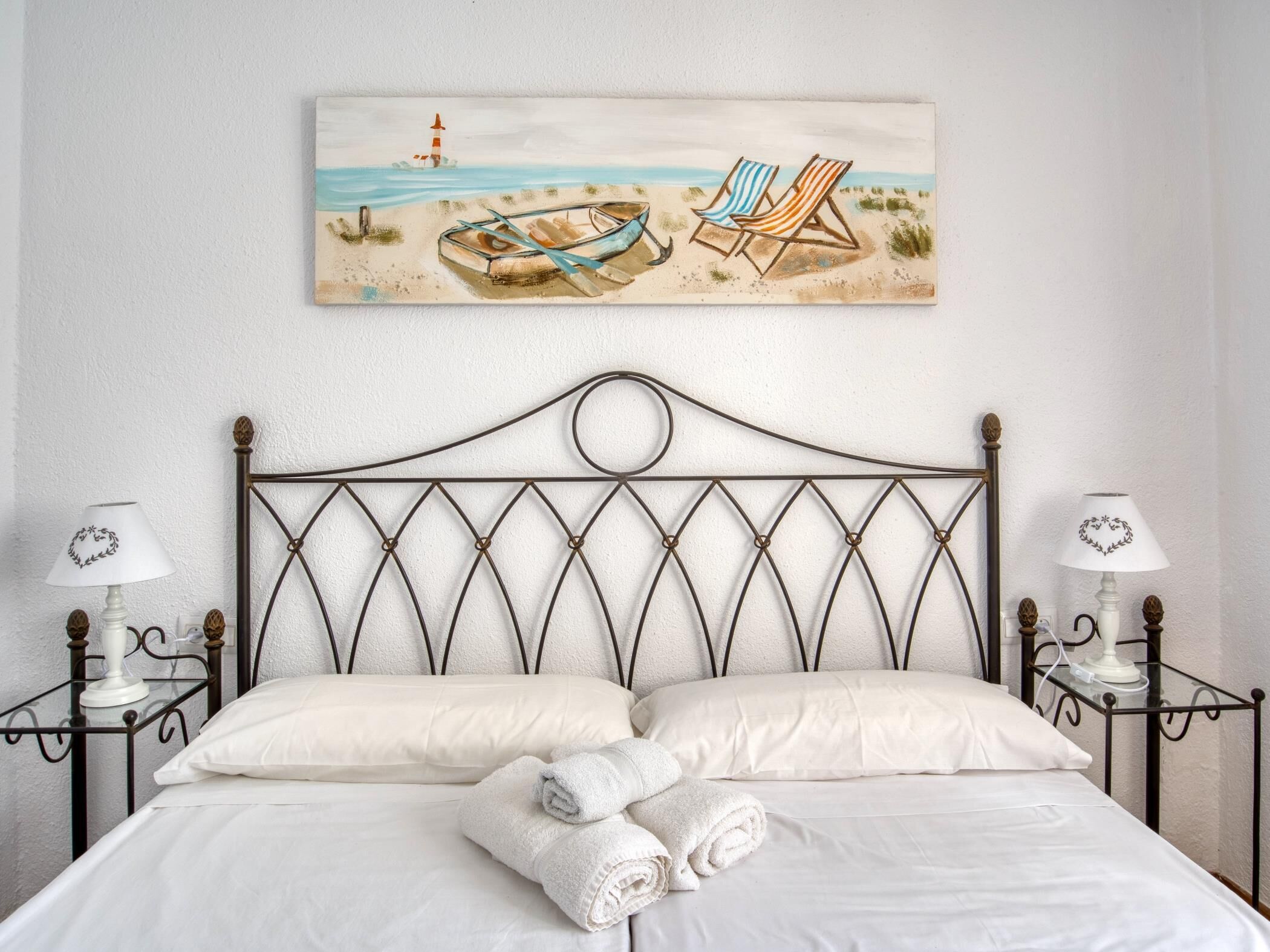 3 bedrooms, iron/ironing board, internet, bed sheets
