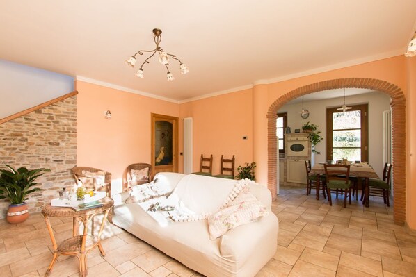 Fireplace - Il Poggiolo, house between country and sea! (Montemagno)