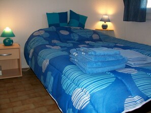 2 bedrooms, in-room safe, iron/ironing board, WiFi - Villa ideally situated, quiet residence 10 minutes walk to the beach and golf (Agde)