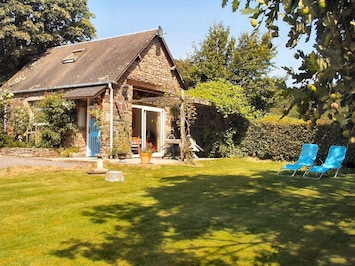 La Cachette. Stone built cottage set in its own garden.