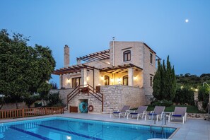 A heated pool, pool loungers - Stone Made villa in picturesque village! Private pool & full privacy! (Rethymno)