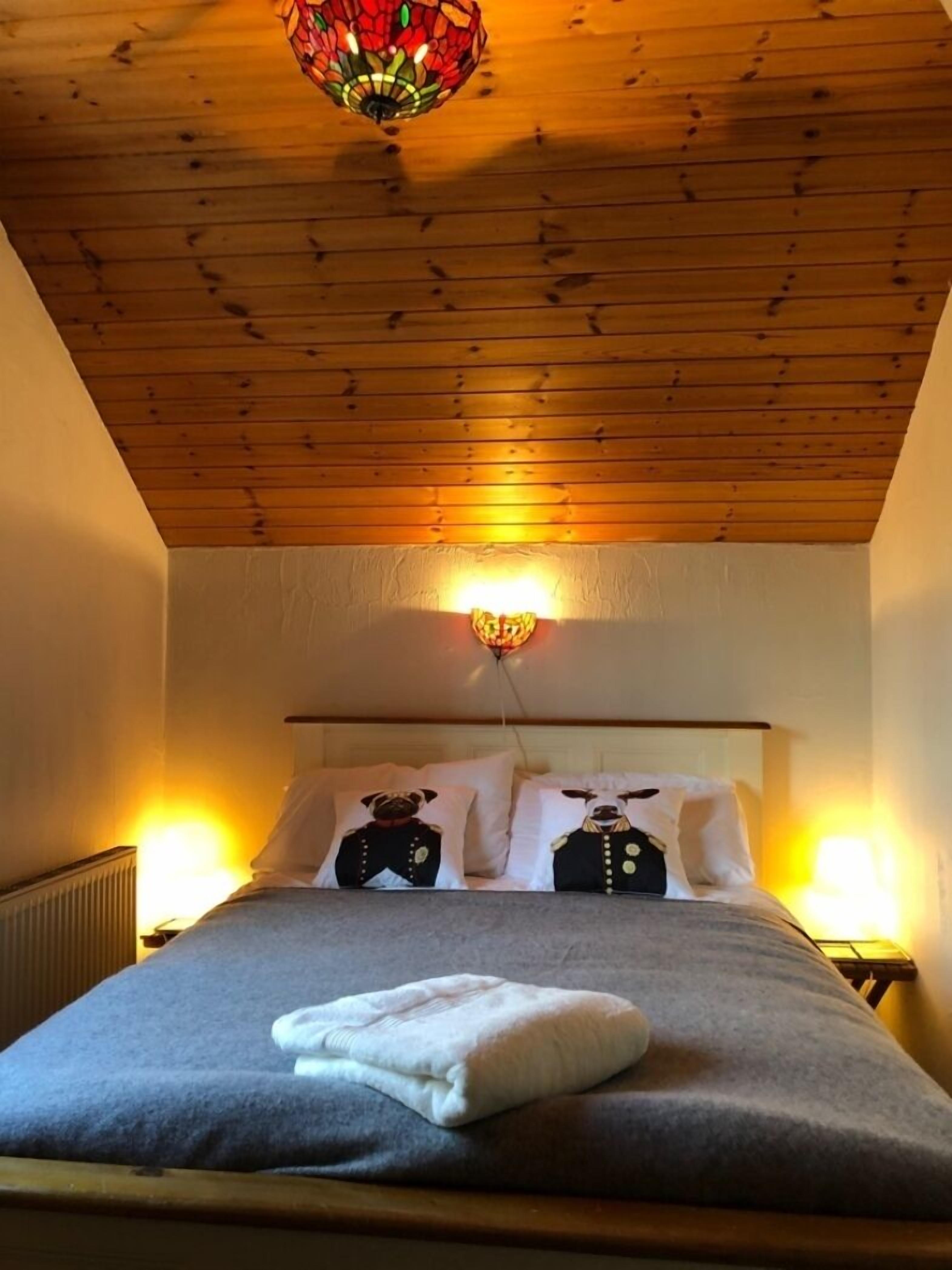   Cosy holiday cottage large private garden nr beach sleeps 6, Wi-Fi , fire pit 