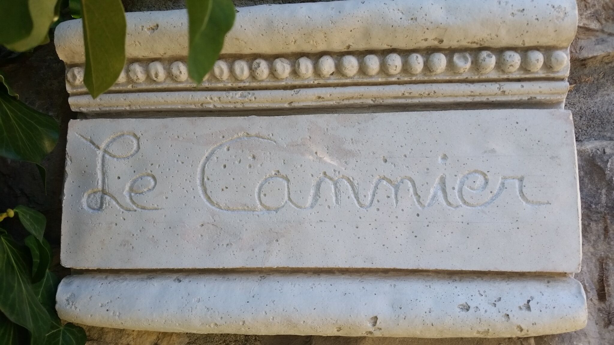 Welcome to the Pigeonnier, Charming B & B, heated Roman basin, nearby cv