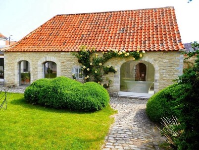Beautiful, spacious and comfortable 19th century style house in the countryside