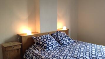 6 多间卧室、办公桌、熨斗/熨衣板、旅行婴儿床