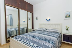 4 bedrooms, iron/ironing board, travel cot, free WiFi