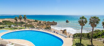 Nice apartment with a sea view from the terrace - communal pool 100m away