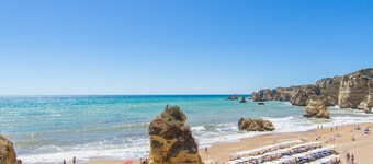 Nice apartment with a sea view from the terrace - communal pool 100m away