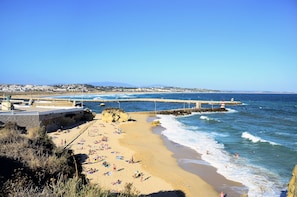 A la platja i tovalloles de platja