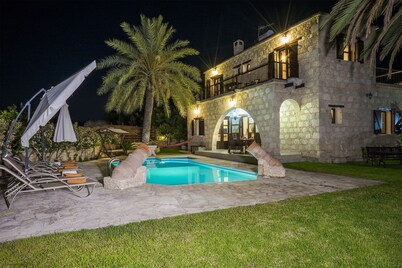 Villa Triteos - 3 bed, 3 bath Stone built villa with private pool in Amazing Setting