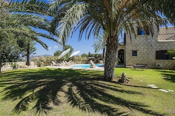 Grounds of Triteos