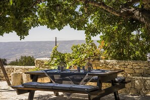 Outdoor dining - Villa Triteos - 3 bed, 3 bath Stone built villa with private pool in Amazing Setting (Peristerona)