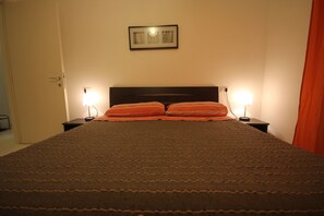 1 Schlafzimmer, Zimmersafe, Bügeleisen/Bügelbrett, Reisekinderbett