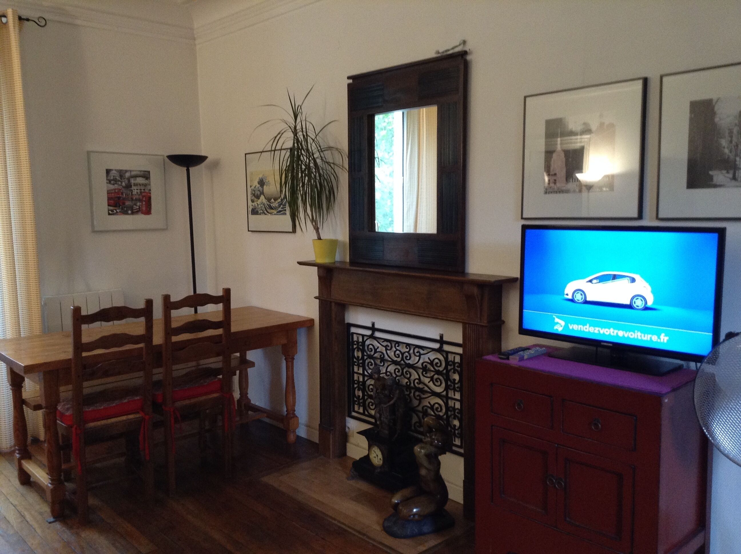 XIXth arrondissement - apartment in a residence, 200m from the metro